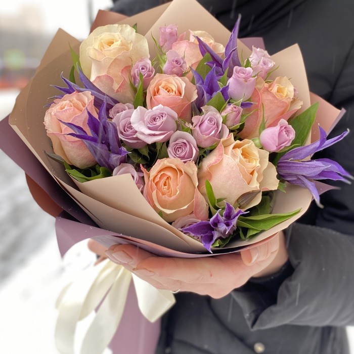 Нежный букет с Клематисами