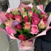 29 разноцветных роз