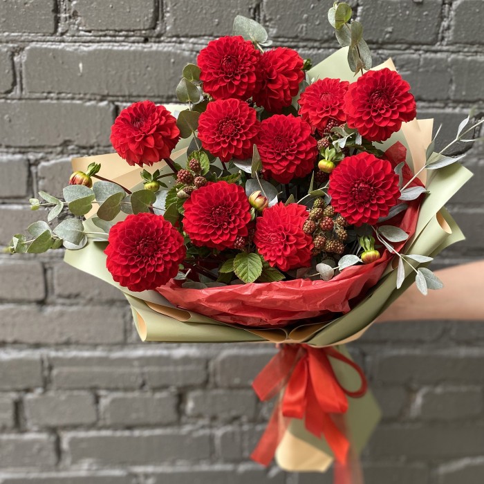 Букет Красные георгины