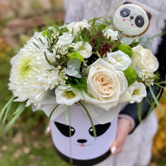 Цветы в коробке Панда
