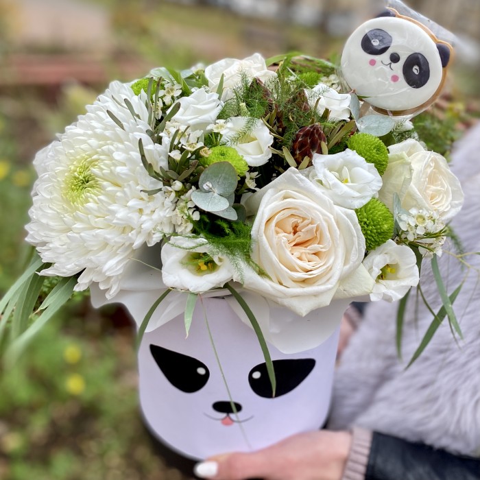 Цветы в коробке Панда