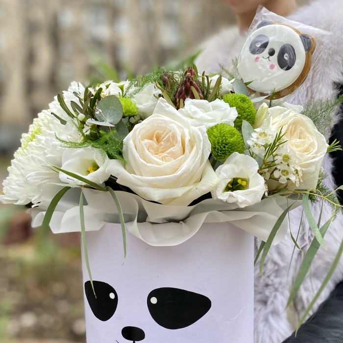 Цветы в коробке Панда