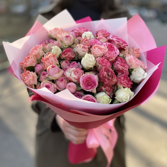 Букет из пионовидных роз микс