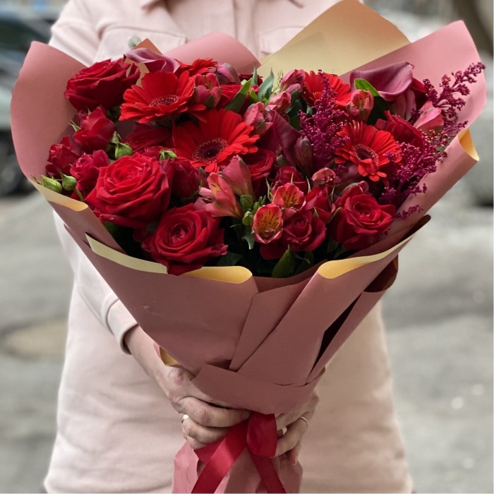 Букет Рубин на солнце