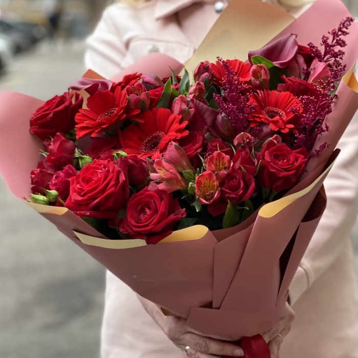 Букет Рубин на солнце