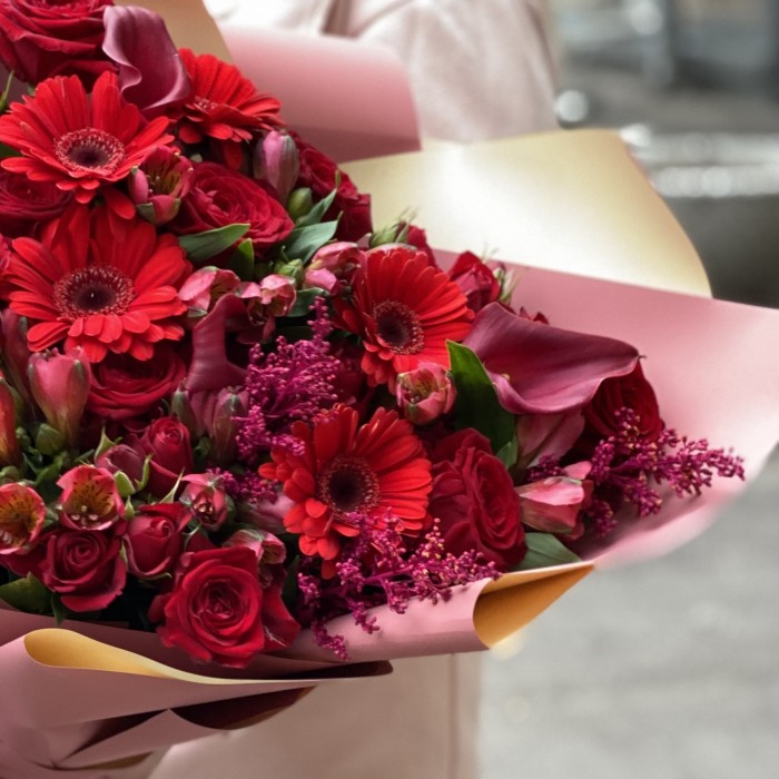 Букет Рубин на солнце