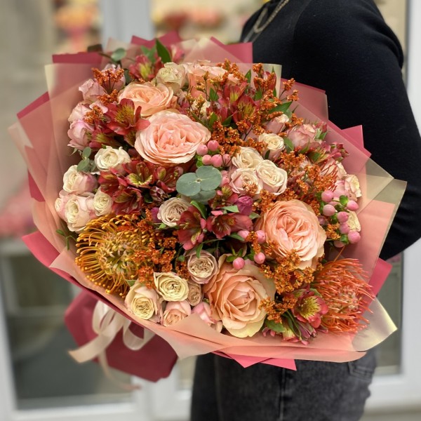 Милый идеал с пионовидной розой