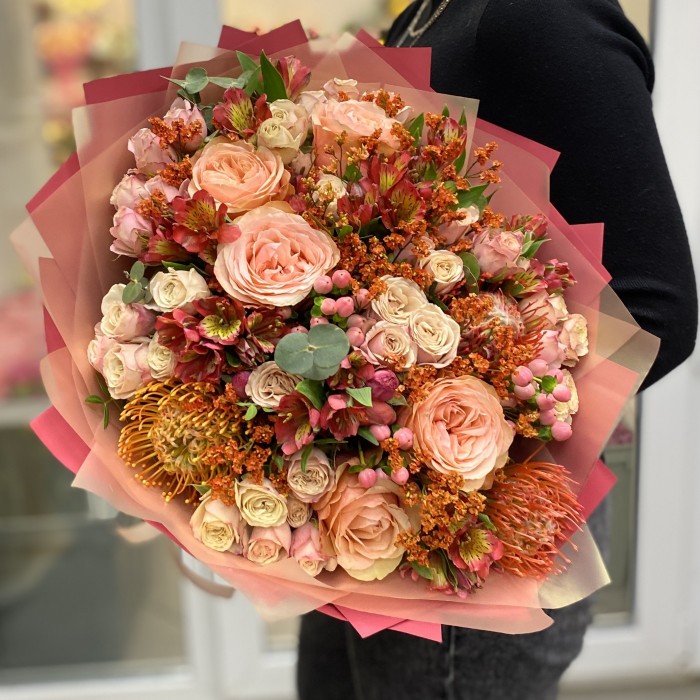 Милый идеал с пионовидной розой