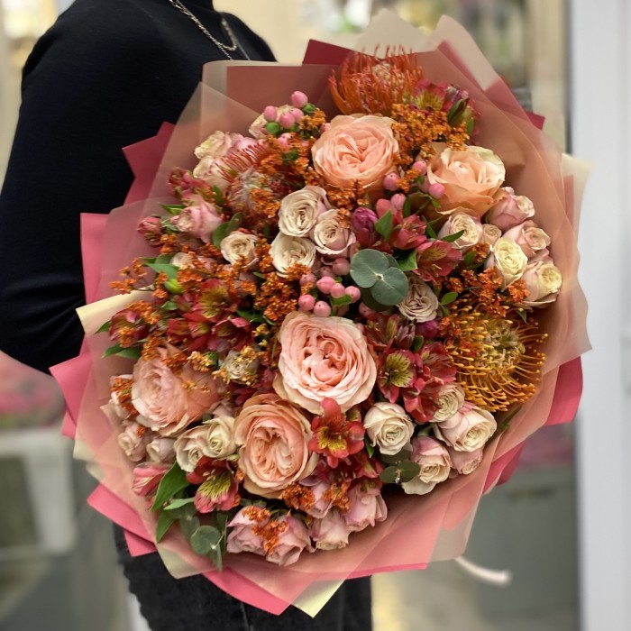 Милый идеал с пионовидной розой