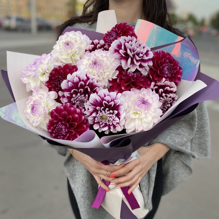 Букет георгинов стереть