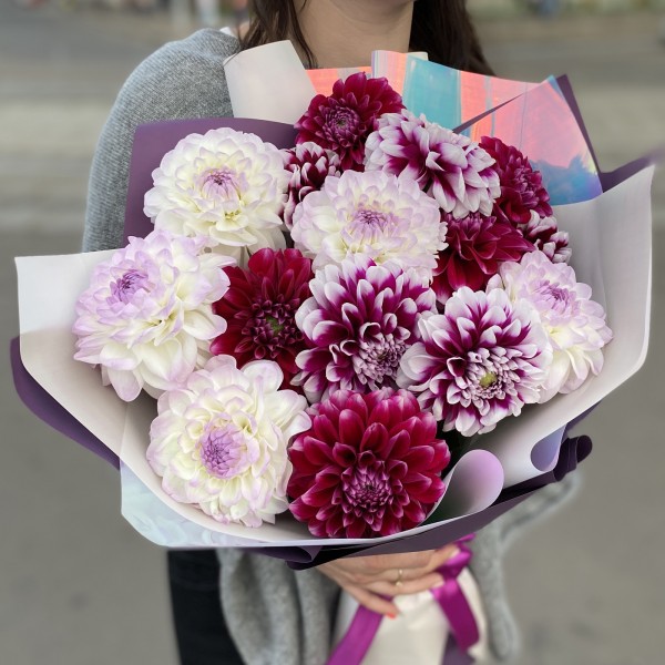 Букет георгинов стереть