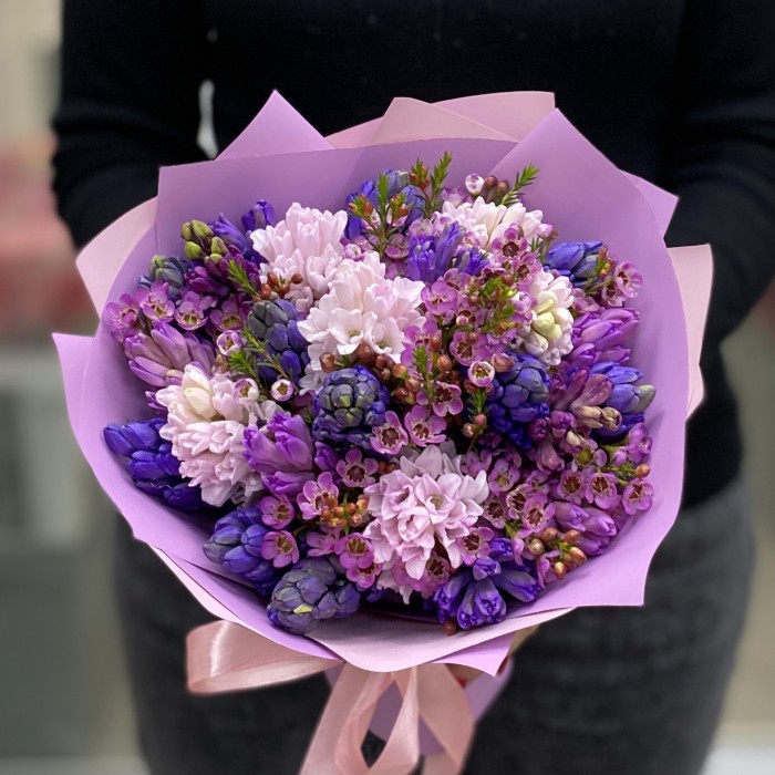 25 ароматных гиацинтов с шамелациумом