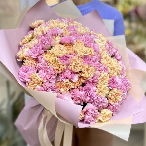 101 персиковая и розовая гвоздика