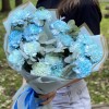 15 гвоздик Блю Молли с эвкалиптом