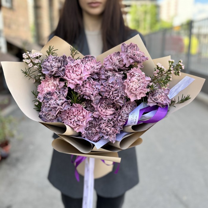 25 гвоздик Пинк Блэк Молли с ваксфлауэром