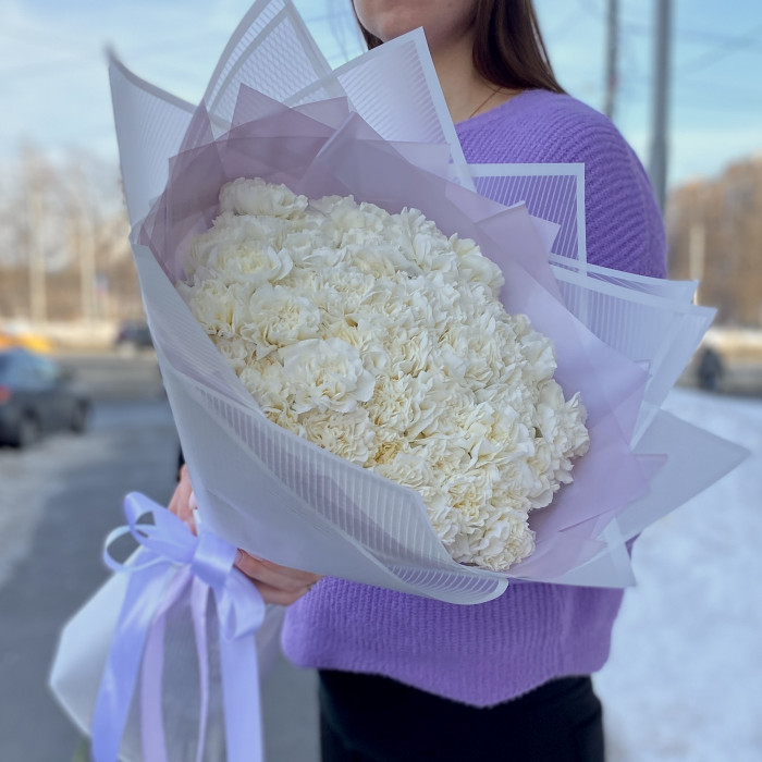 51 белая гвоздика