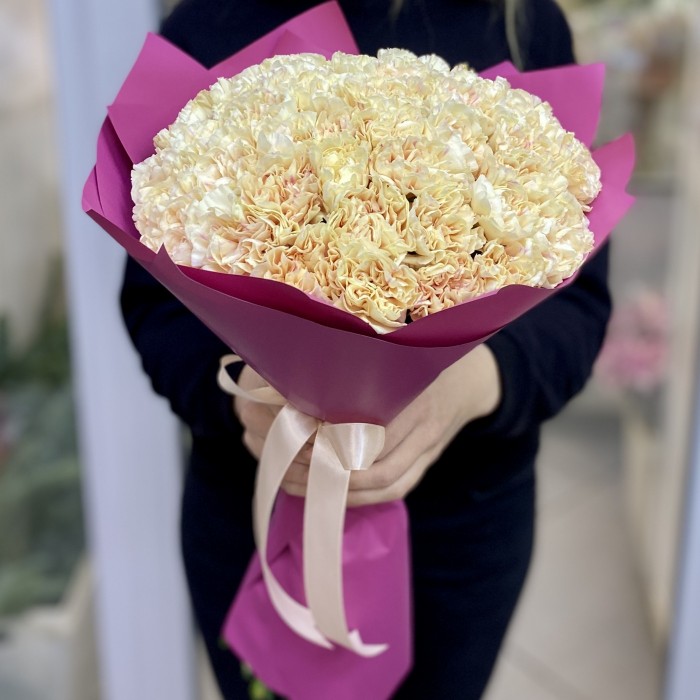 51 персиковая гвоздика