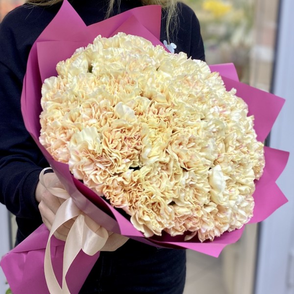 51 персиковая гвоздика