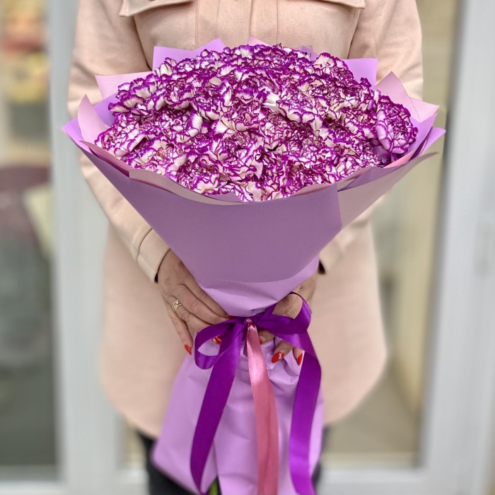 51 бело-фиолетовая гвоздика