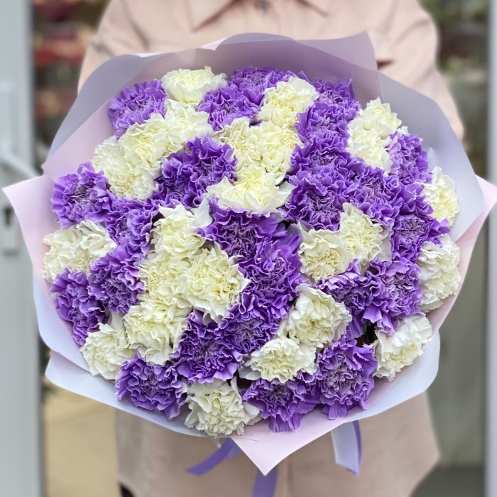 51 лунная и белая гвоздика