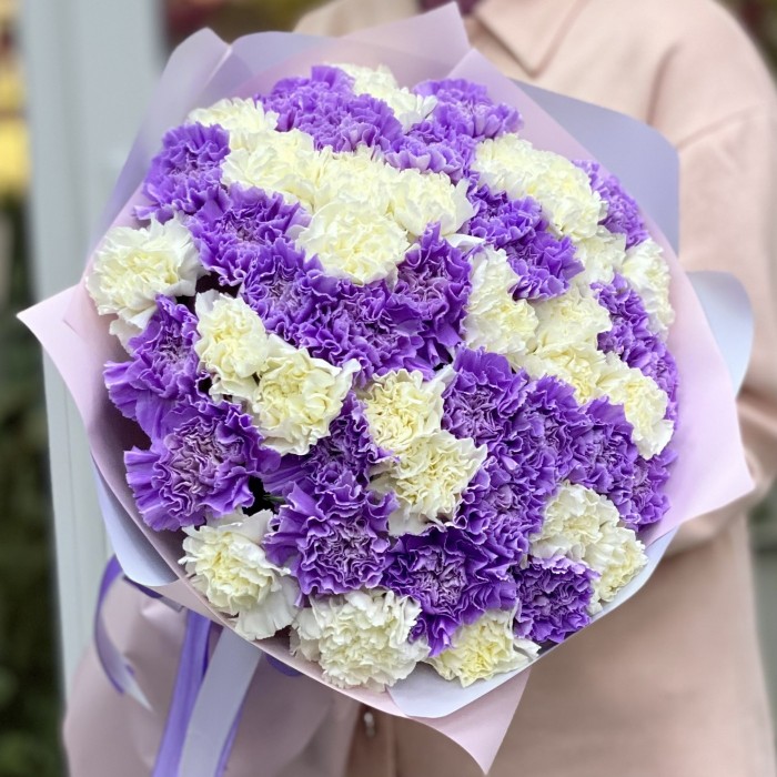 51 лунная и белая гвоздика