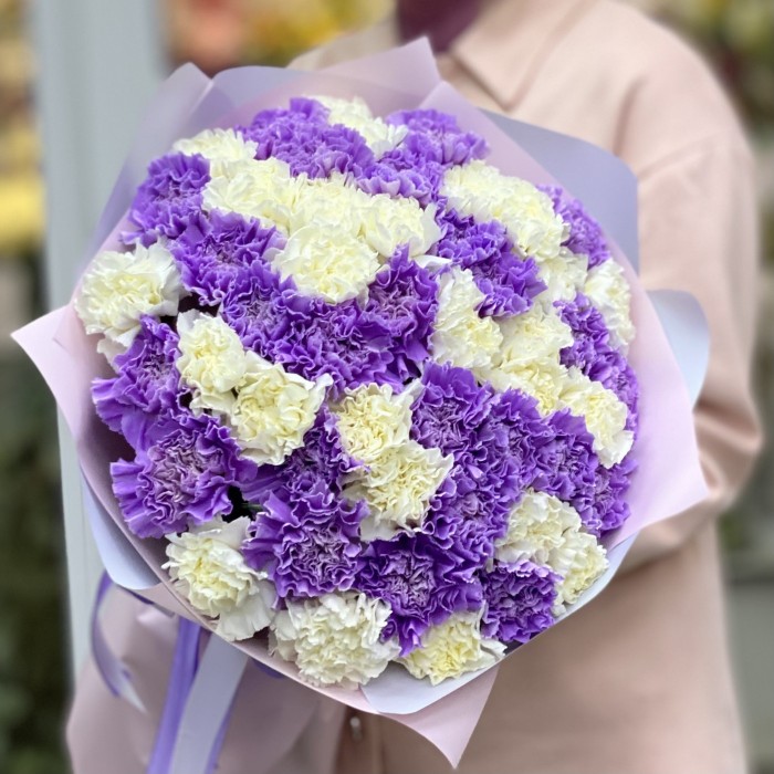 51 лунная и белая гвоздика