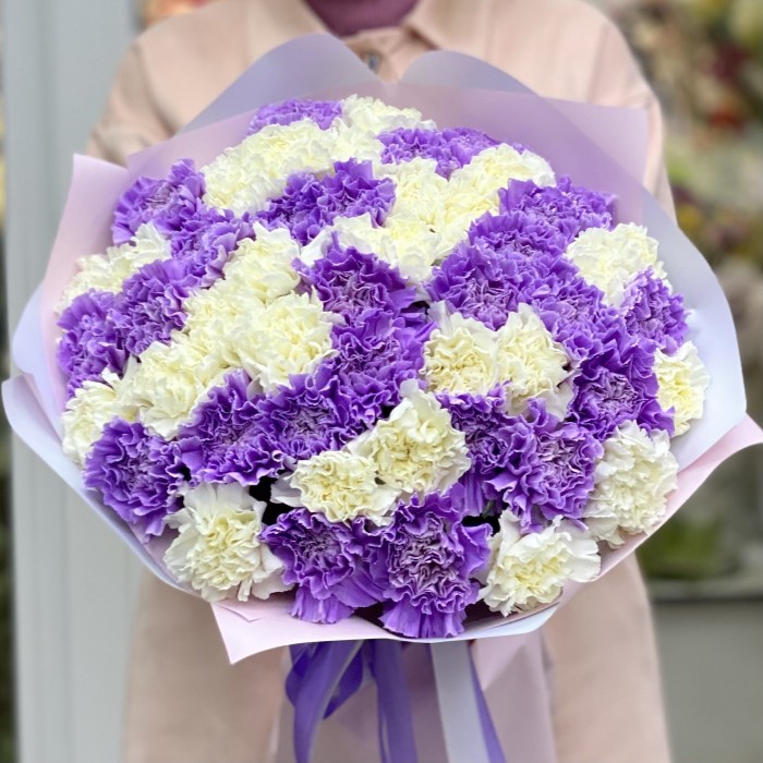 51 лунная и белая гвоздика