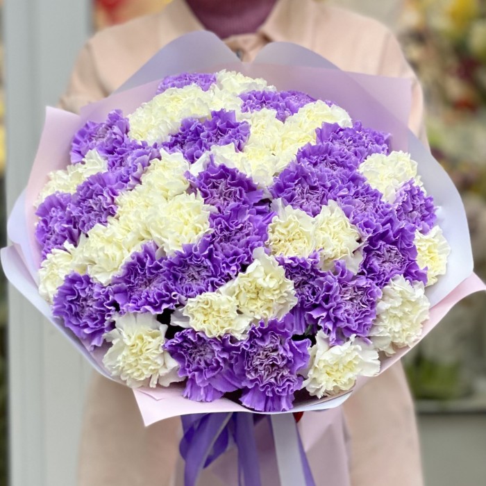 51 лунная и белая гвоздика