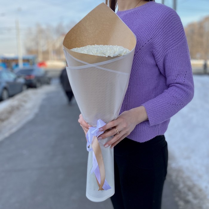 Букет белых гвоздик