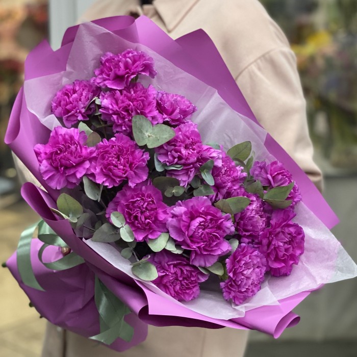 Букет гвоздик сорта Фарида