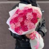Дуэт из 25 розовых и малиновых гвоздик