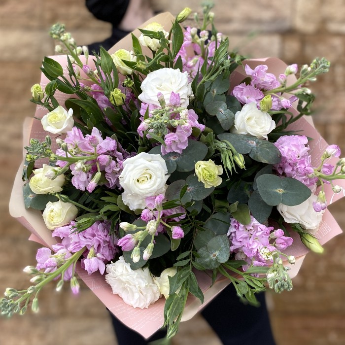 Букет из маттиолы весенний бриз