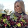 Букет из орхидей и вибурнума