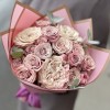 Букет из кустовых и пионовидных роз Петра