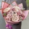 Букет из кустовых и пионовидных роз Петра