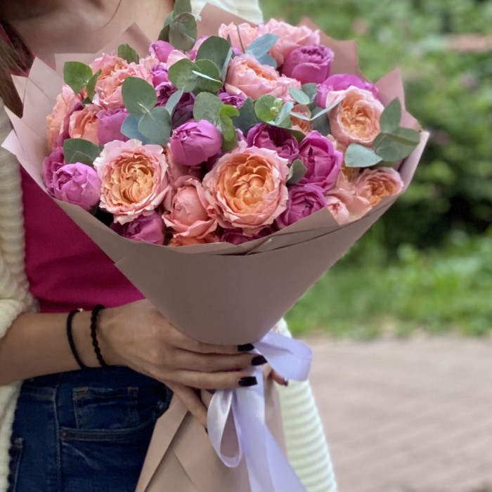 Букет пионовидных роз  Джульетта и Мисти баблс