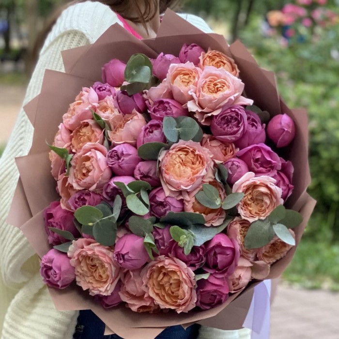 Букет пионовидных роз  Джульетта и Мисти баблс