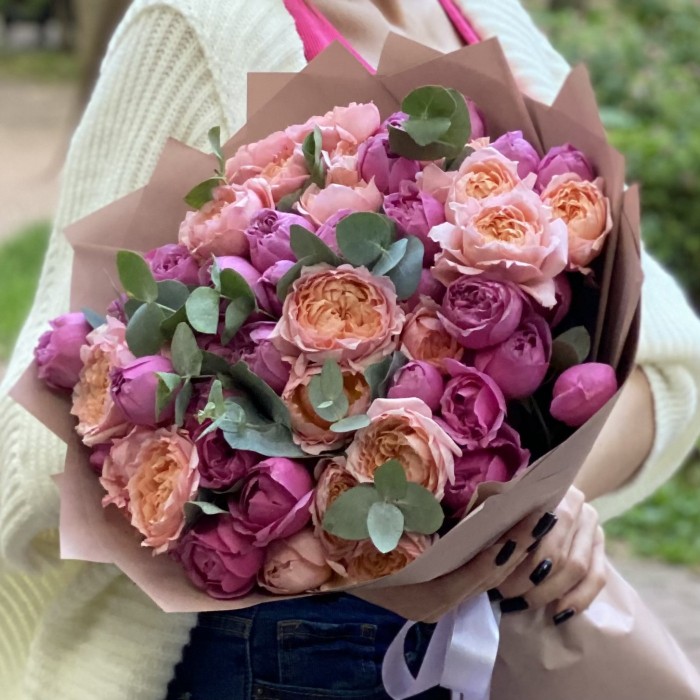 Букет пионовидных роз  Джульетта и Мисти баблс
