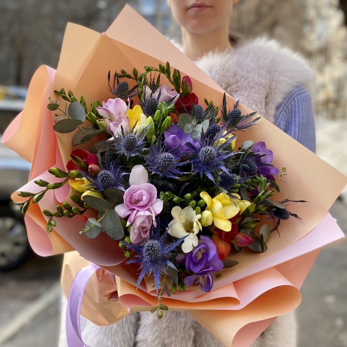 Яркий букет Фрезий