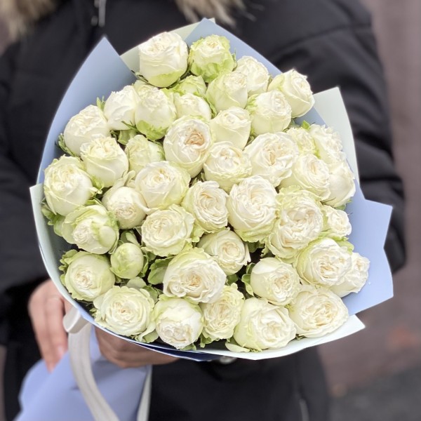 Букет из 11 пионовидных кустовых роз Мисс Бомбастик