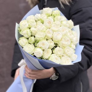 11 пионовидных кустовых роз Мисс Бомбастик 40 см 11 пионовидных кустовых роз Мисс Бомбастик 40 см