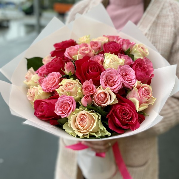 Букет нежных розовых роз