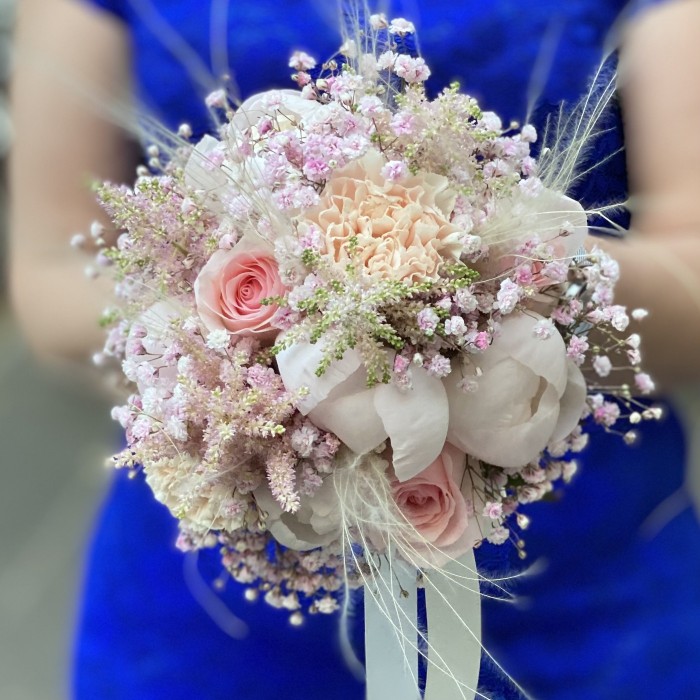 Букет невесты с пионами Легкий ветерок