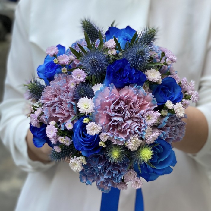 Букет невесты с синими розами