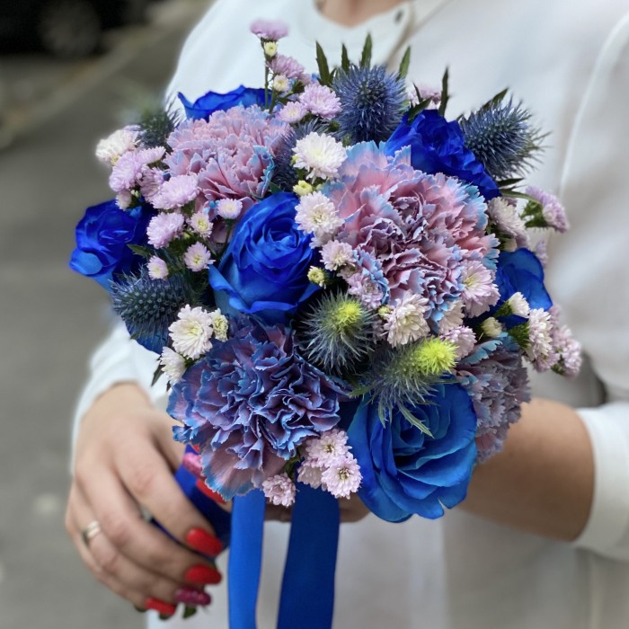 Букет невесты с синими розами