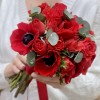 Красный букет невесты с анемонами