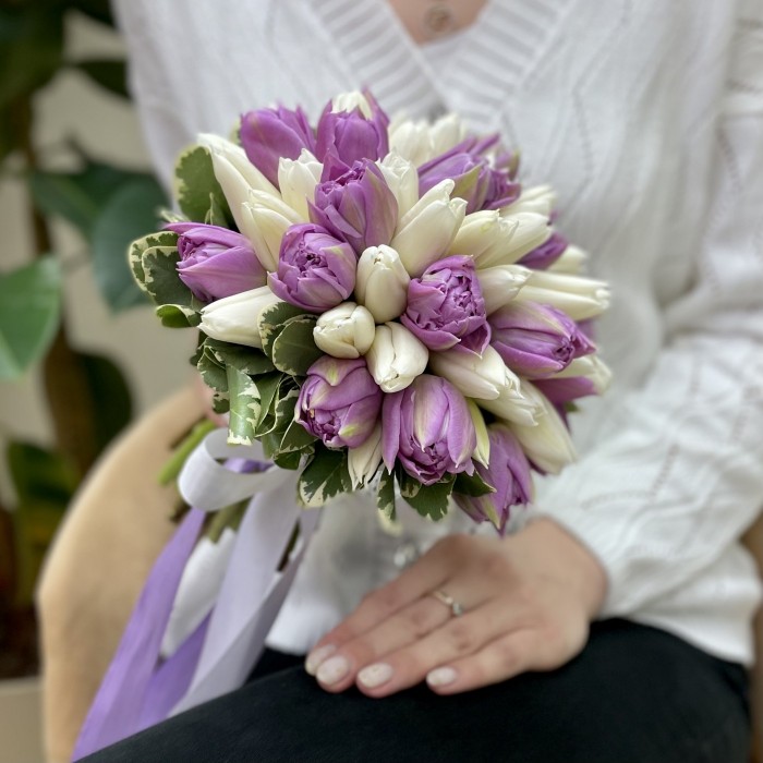 Свадебный букет из пионовидных тюльпанов