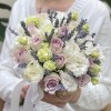 Свадебный букет с лавандой и эустомой