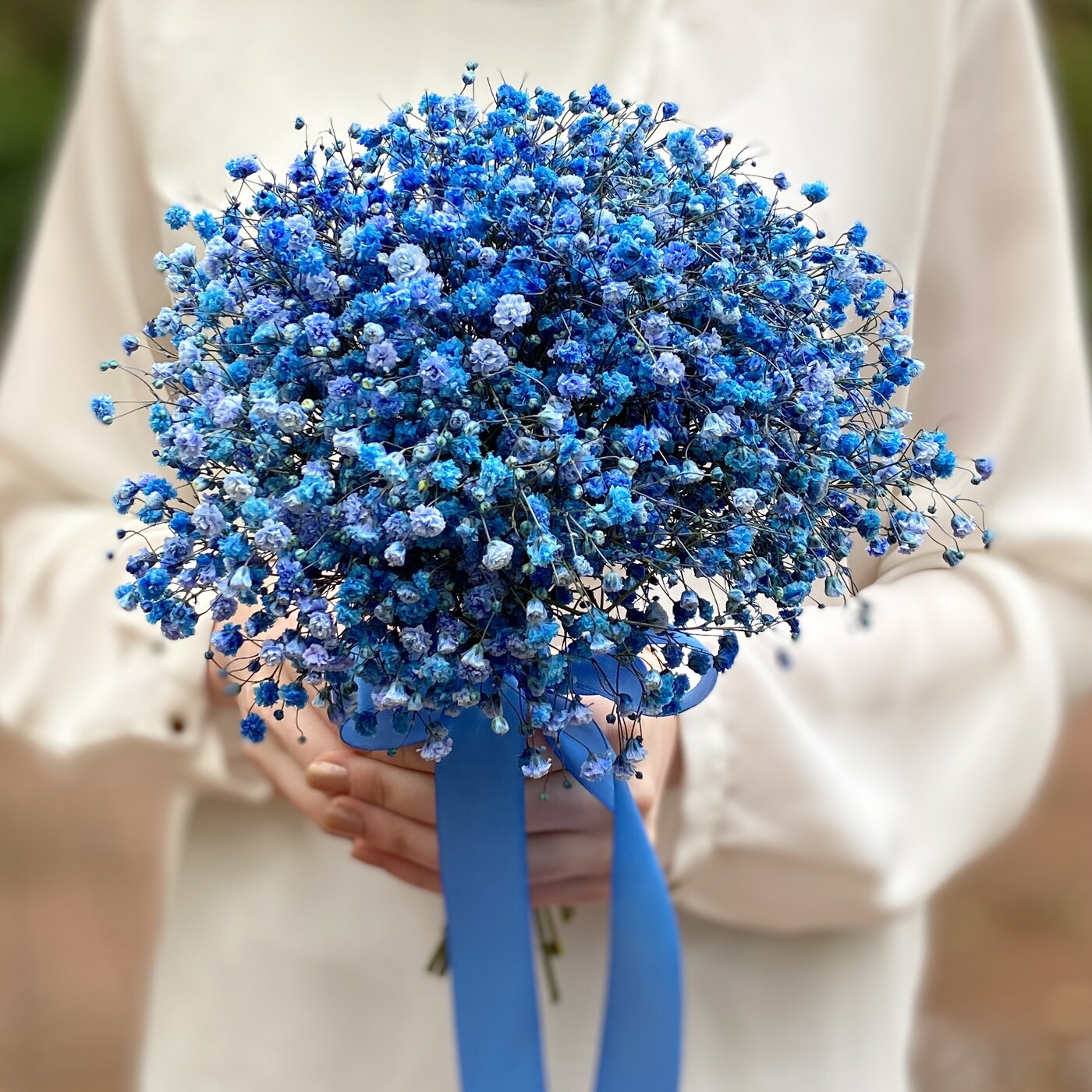 Купить свадебный букет из синей гипсофилы на свадьбу с доставкой по Москве и области