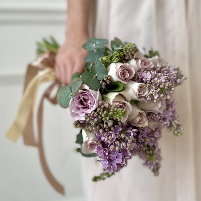 Сиреневый букет невесты